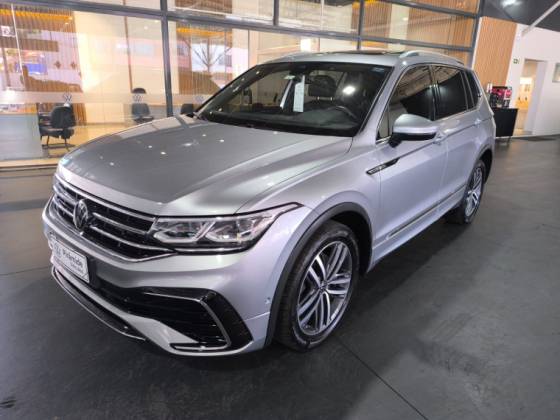 VOLKSWAGEN TIGUAN 2.0 300 TSI GASOLINA ALLSPACE R-LINE AUTOMÁTICO VOLKSWAGEN TIGUAN 2.0 300 TSI GASOLINA ALLSPACE R-LINE AUTOMÁTICO
